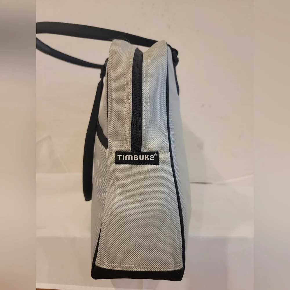 TIMBUK2 TOTE, CARRY-ON, COMPUTER BAG - Picture 4 of 11